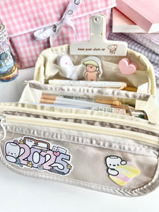 FLUMP PEN POUCH (1 PER PERSON) - SUGAR - Marshmallow Studio