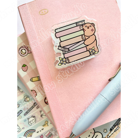 ACRYLIC PAGE CLIP - FRECKLE BEAR BOOK STACK - LIMITED EDITION - Marshmallow Studio